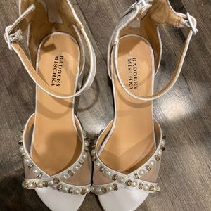 Badgley Mischka little girl shoes size 2